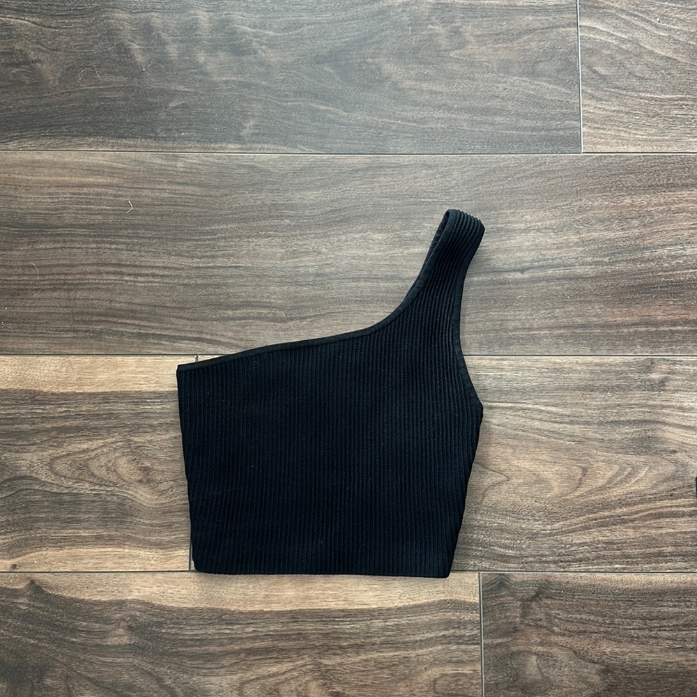 Aritzia Babaton Sculpt Knit Crop Top